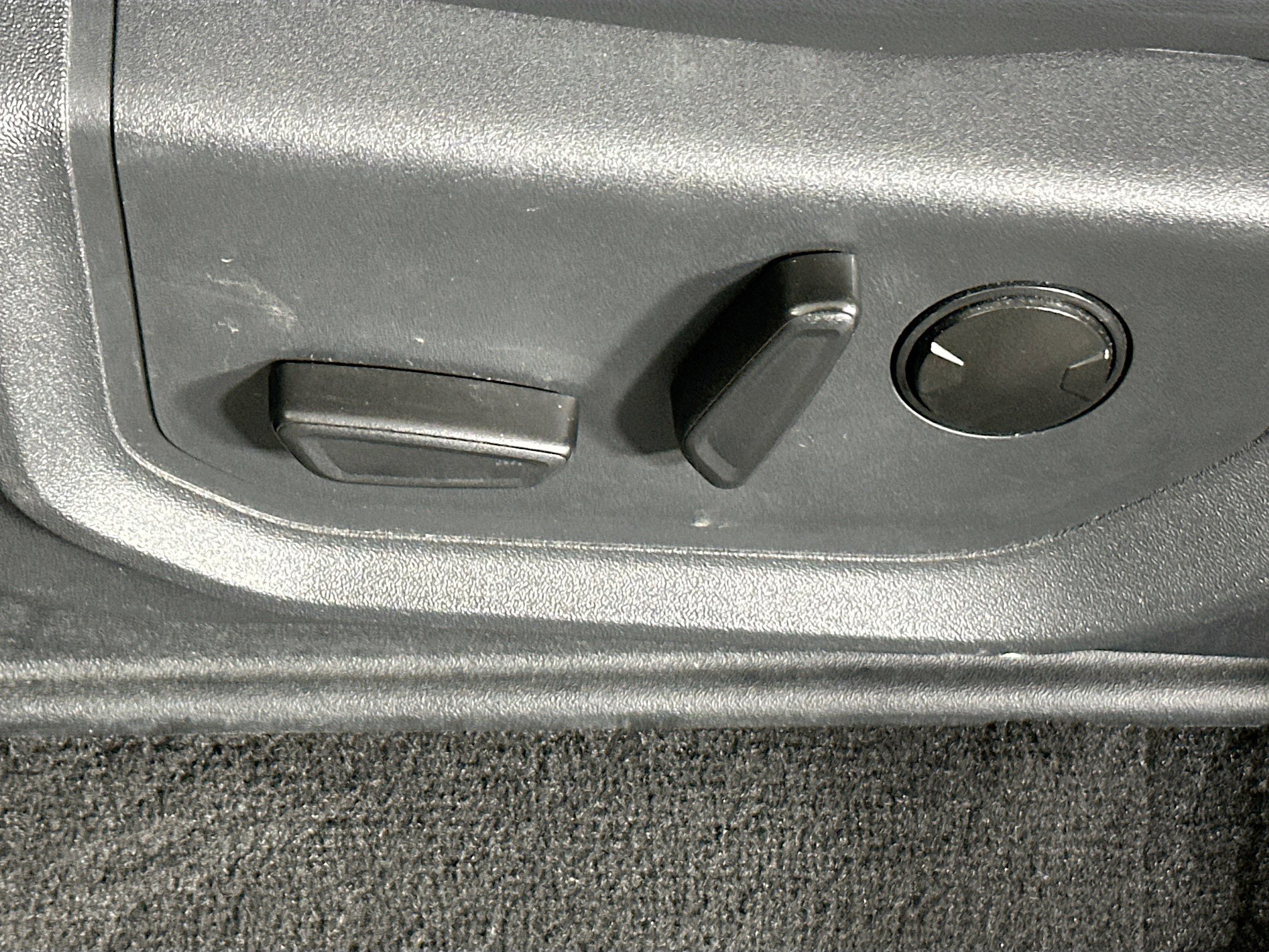 Used 2024 Ford Expedition Max XLT image 13