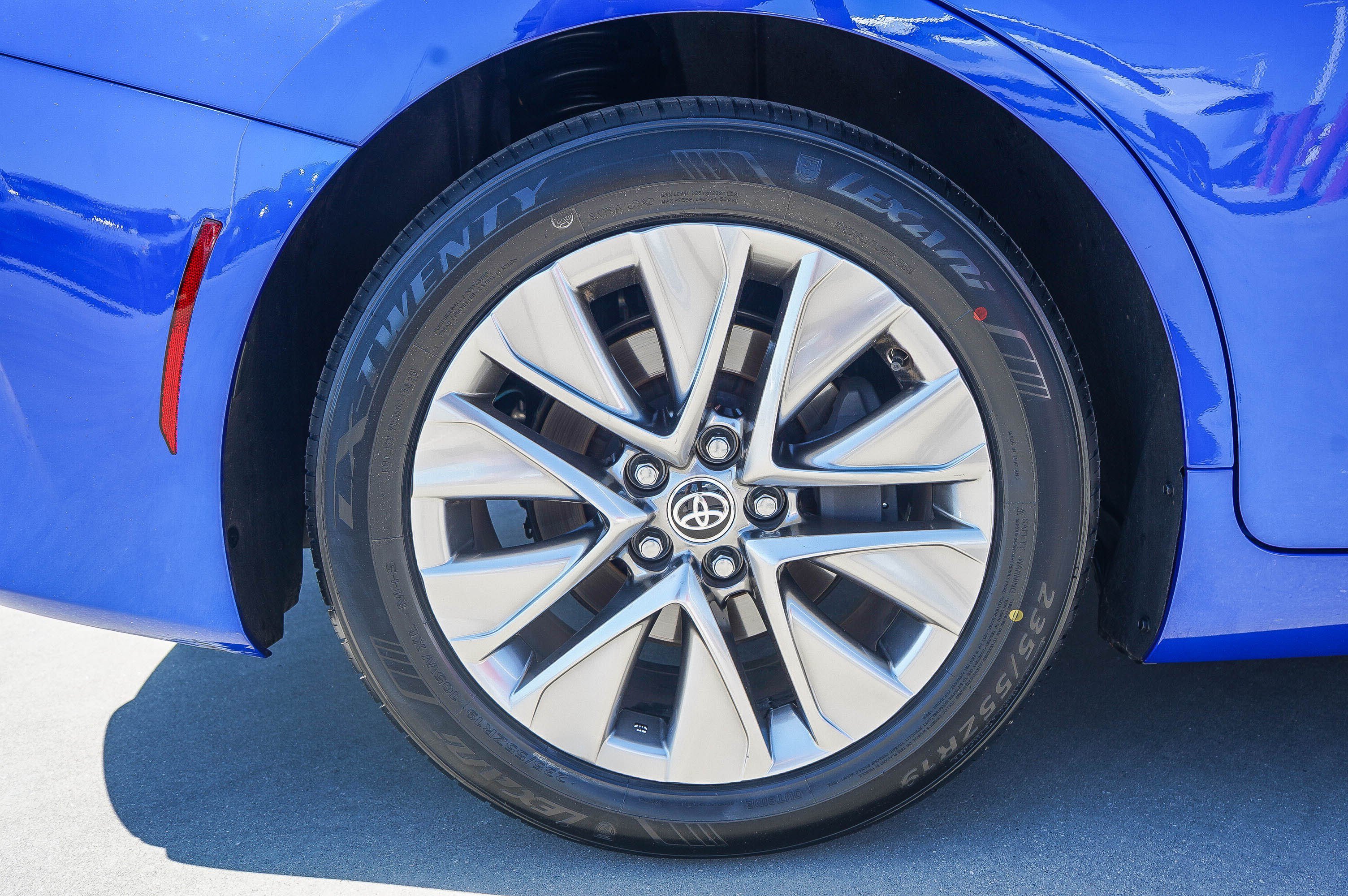 Certified 2025 Toyota Mirai XLE RWD image 9