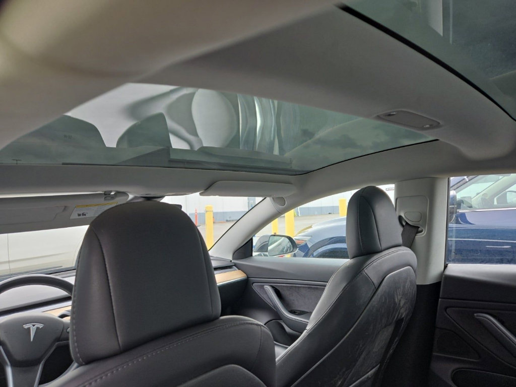 Used 2018 Tesla Model 3 Long Range image 9
