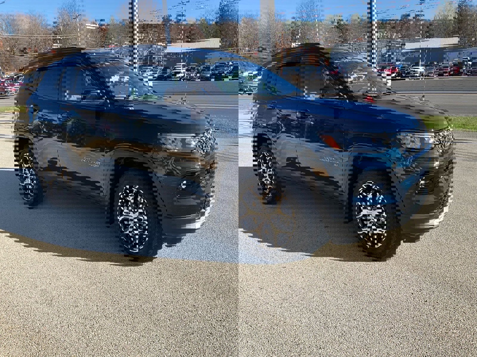 Certified 2024 Jeep Compass Limited image 3