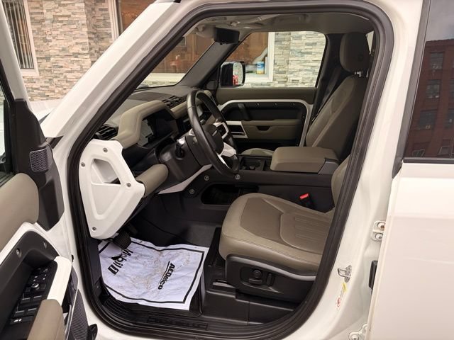 Used 2020 Land Rover Defender 110 SE AWD/4WD image 24