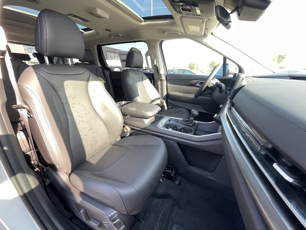 New 2026 Kia Carnival SX w/ SX Dark Edition Package image 31