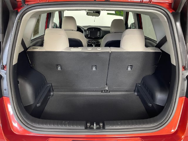 Certified 2023 Kia Soul LX FWD image 16