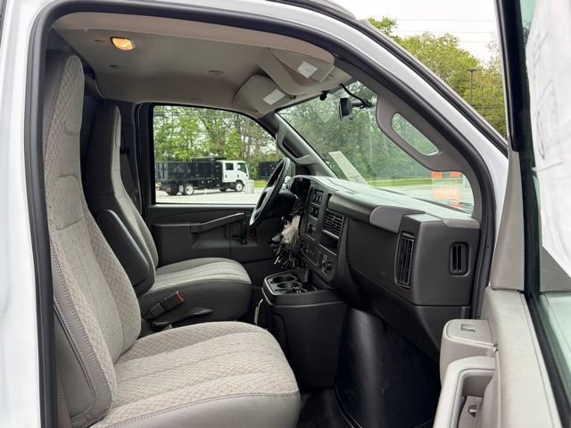New 2026 Chevrolet Express 2500 w/ Driver Convenience Package RWD image 29