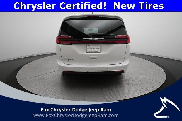 Certified 2024 Chrysler Pacifica Touring-L image 26