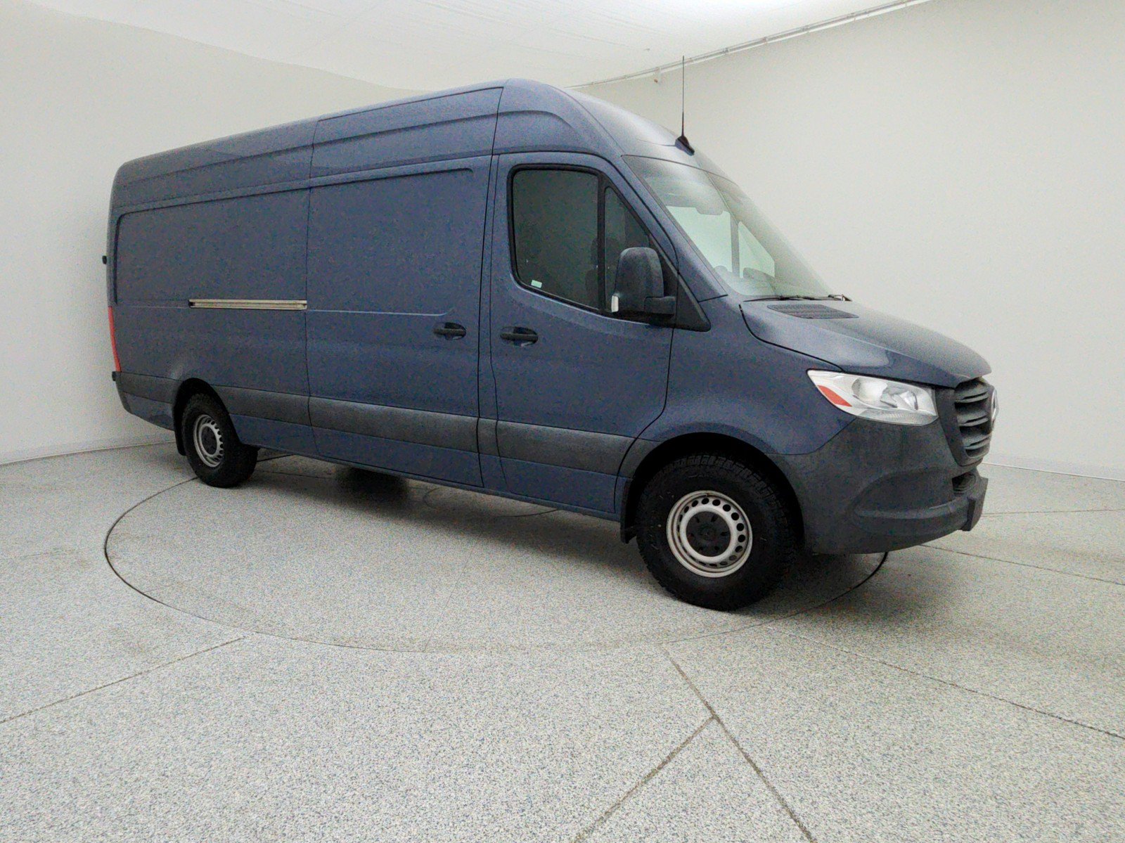 Used 2019 Mercedes-Benz Sprinter 170 image 4