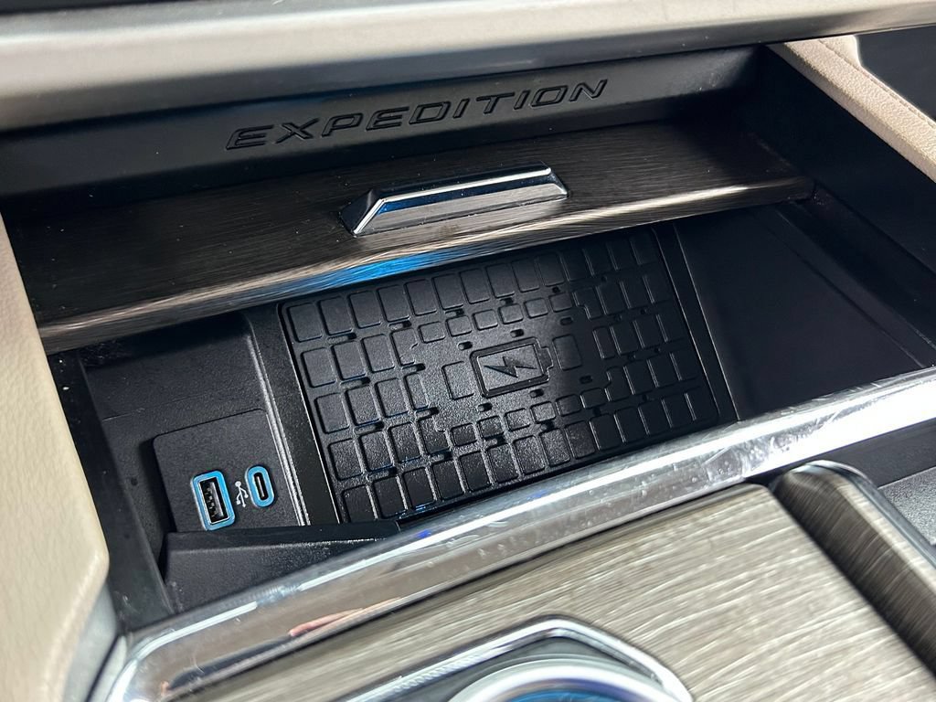 Used 2024 Ford Expedition Max Limited RWD image 27