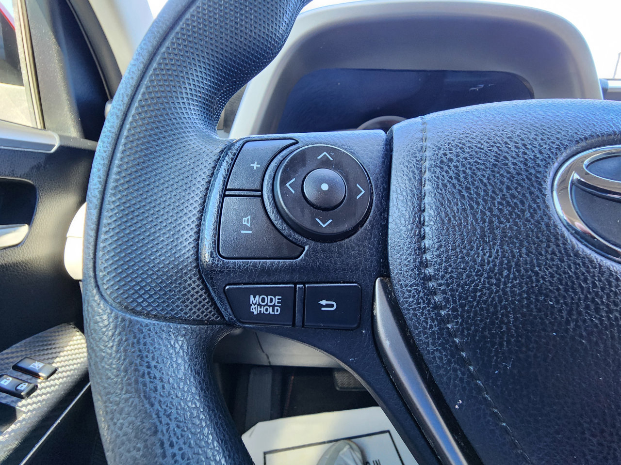 Used 2015 Toyota RAV4 XLE image 17