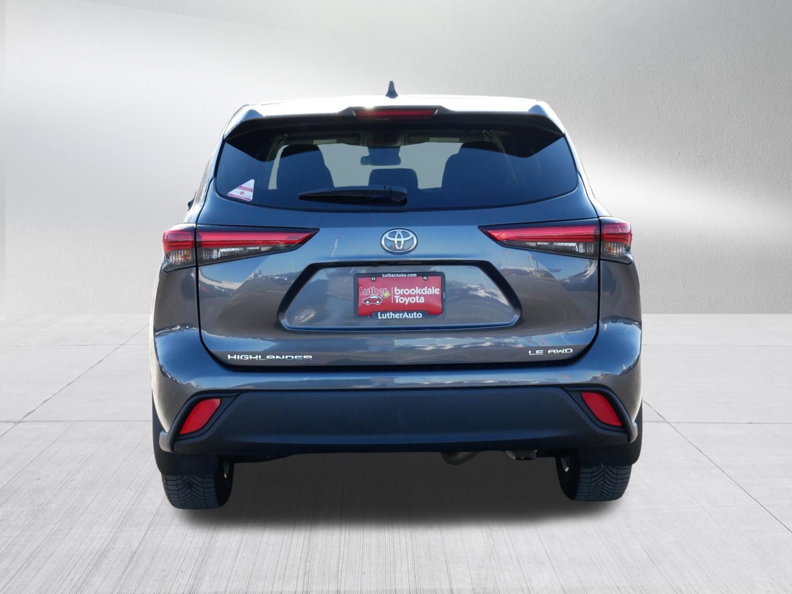 Used 2023 Toyota Highlander LE AWD/4WD image 6