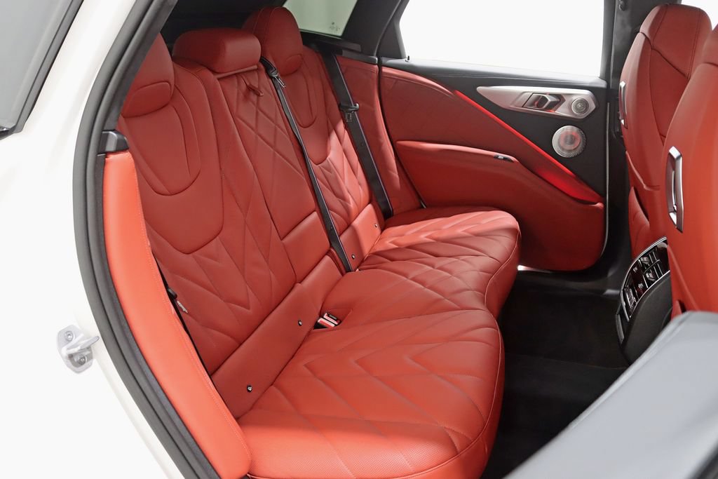 Used 2024 BMW XM AWD/4WD image 33