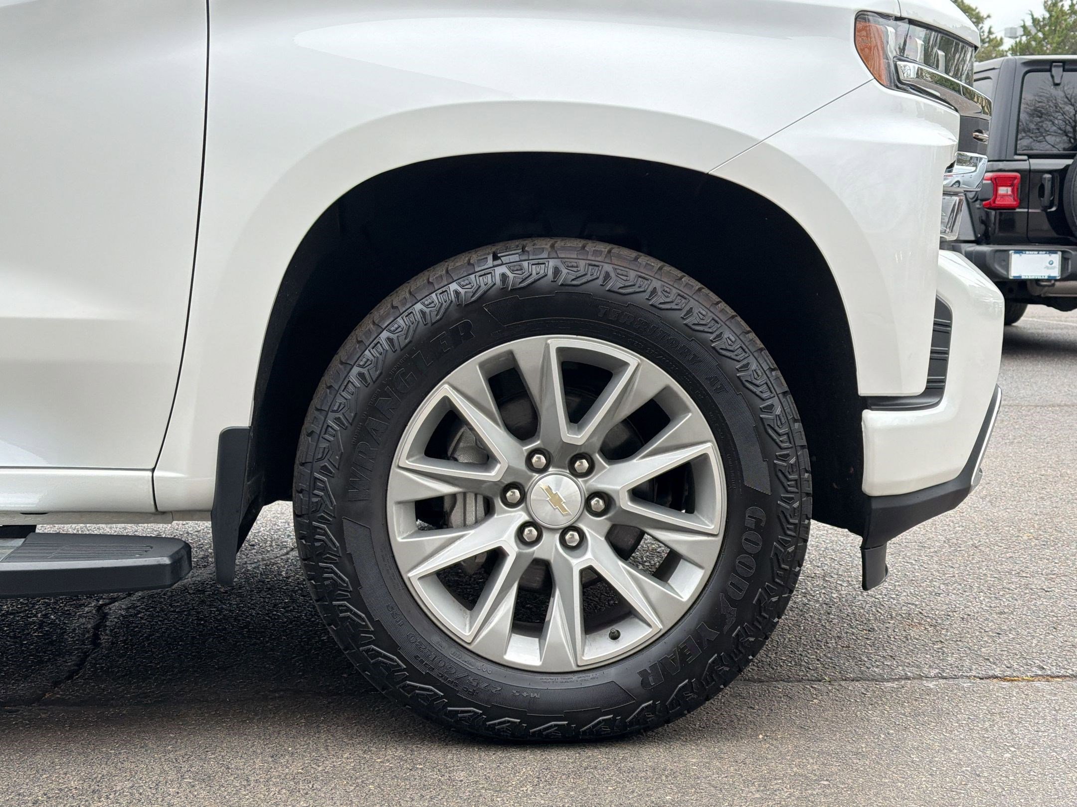 Used 2022 Chevrolet Silverado 1500 High Country w/ Z71 Off-Road Package image 12