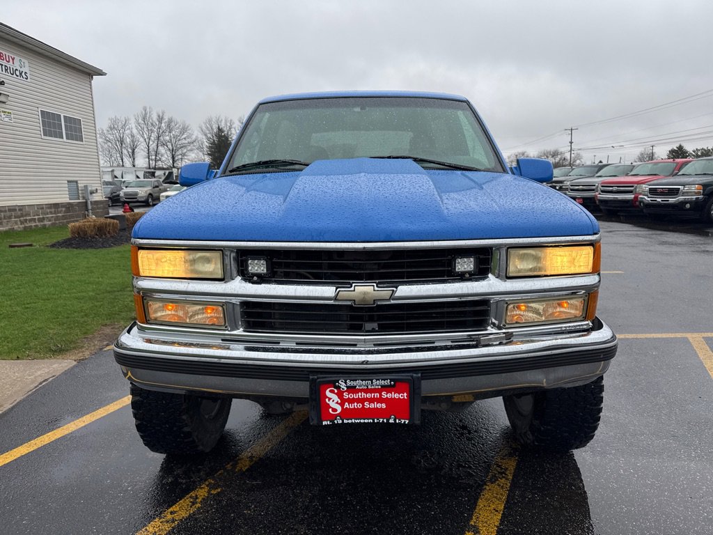 Used 1996 Chevrolet Tahoe 4WD 2-Door image 3