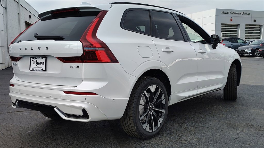 New 2026 Volvo XC60 B5 Plus w/ Climate Package image 3