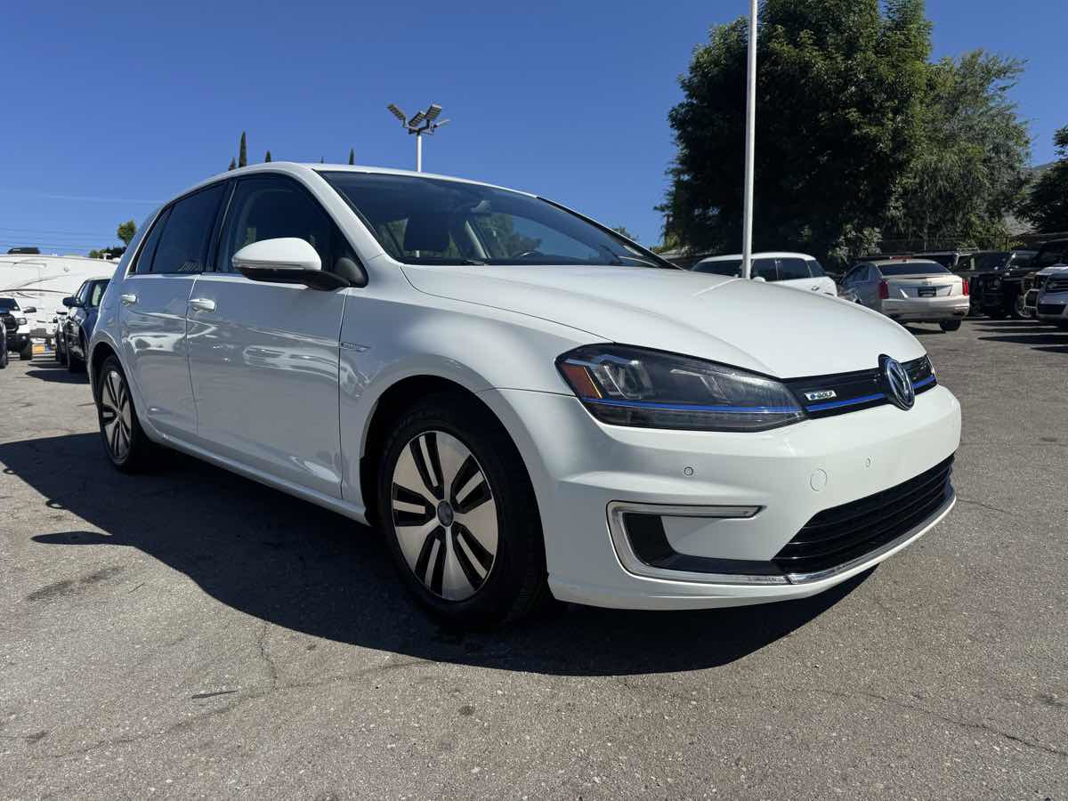 Used 2015 Volkswagen e-Golf SEL Premium image 1