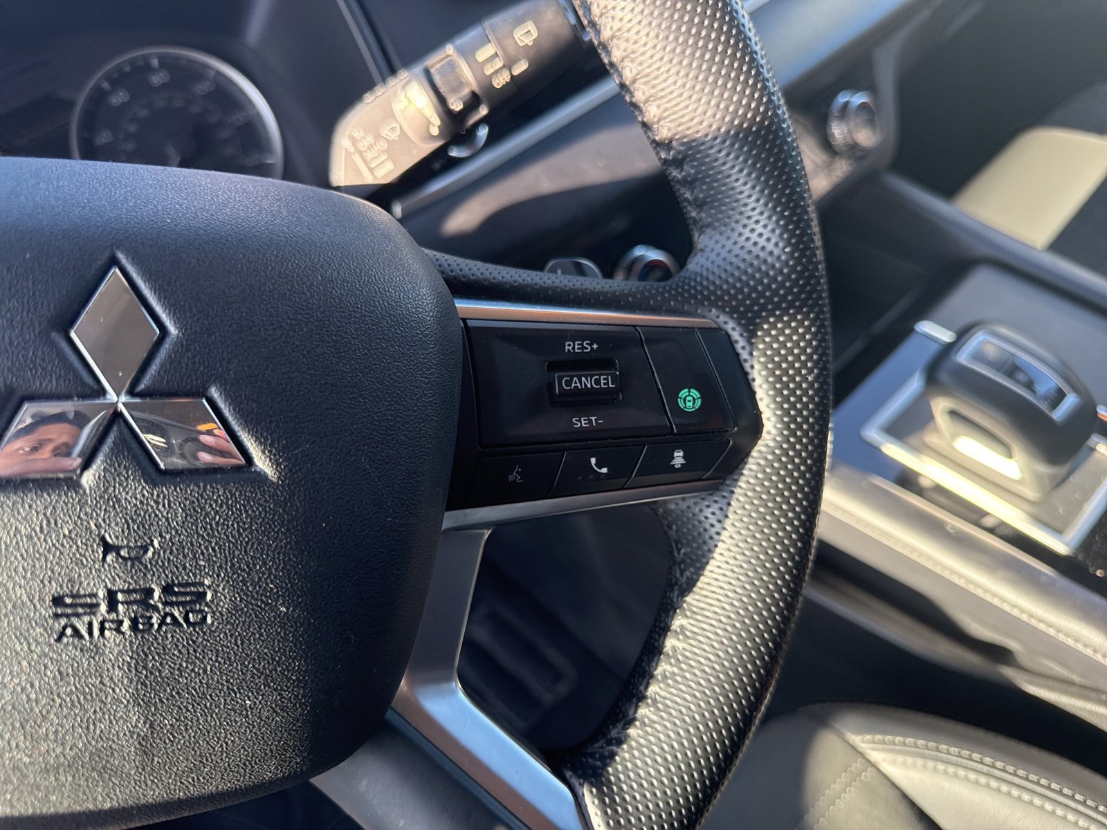 Used 2024 Mitsubishi Outlander SE Black Edition image 10