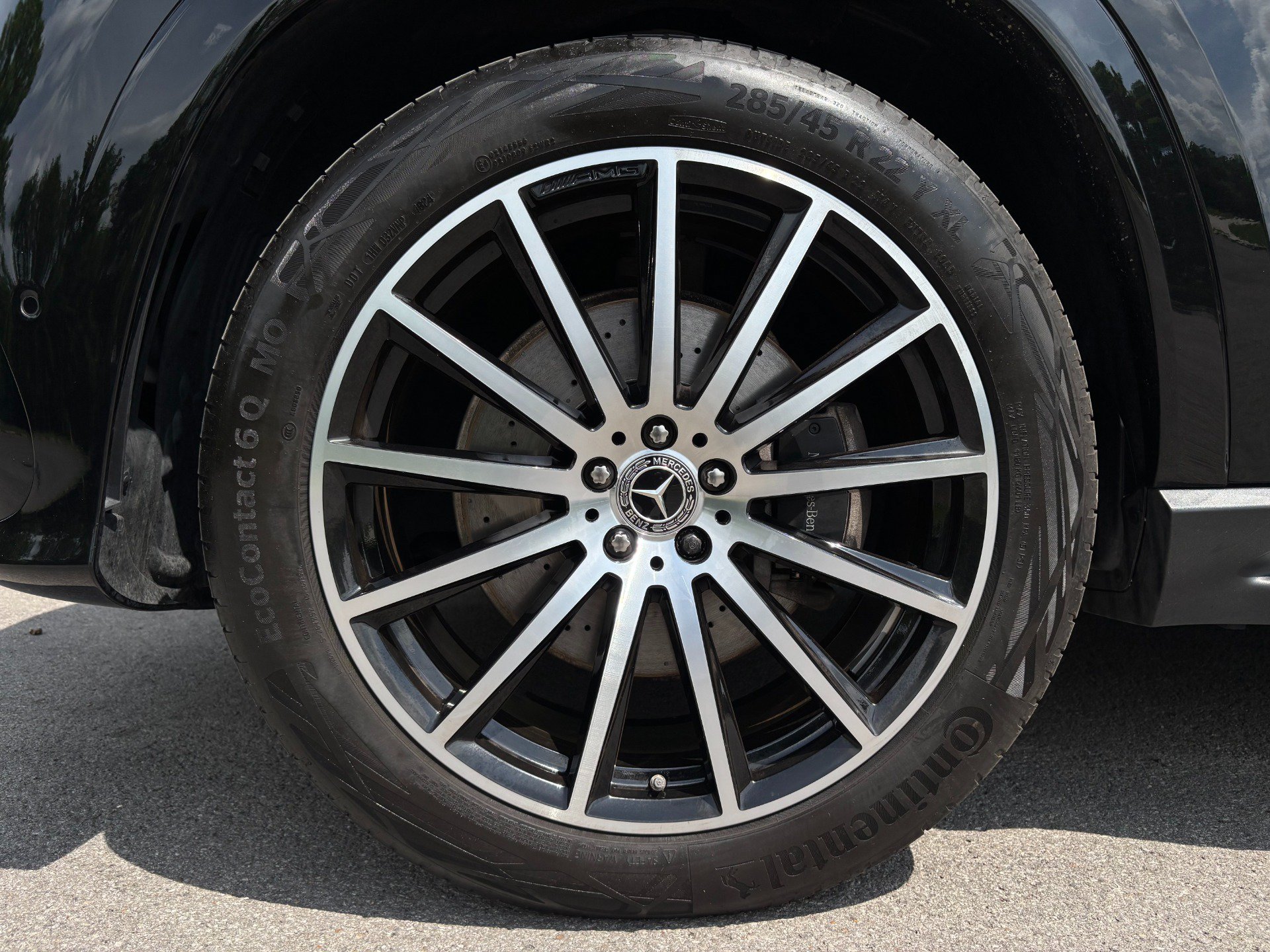 Used 2025 Mercedes-Benz GLS 450 4MATIC w/ AMG Line Exterior image 57