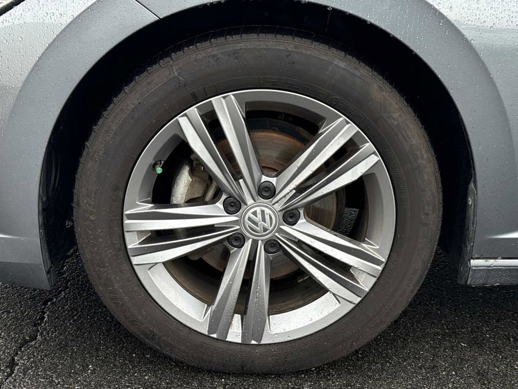 Used 2020 Volkswagen Jetta R-Line FWD image 8