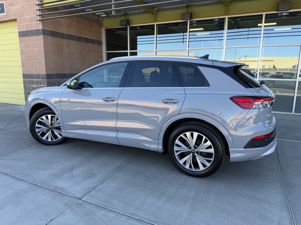 Used 2024 Audi Q4 e-tron Premium w/ Convenience Package image 5