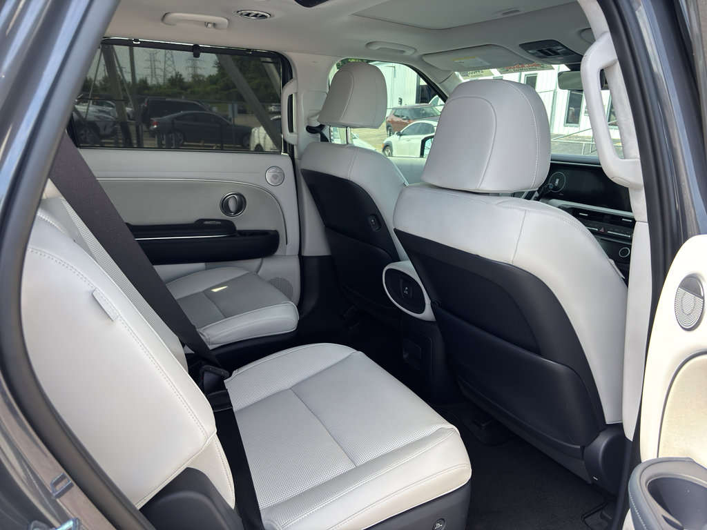 Used 2026 Hyundai Palisade Calligraphy FWD image 5