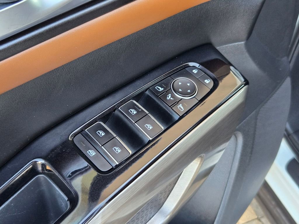 Used 2022 Nissan Pathfinder Platinum w/ Cargo Package image 12