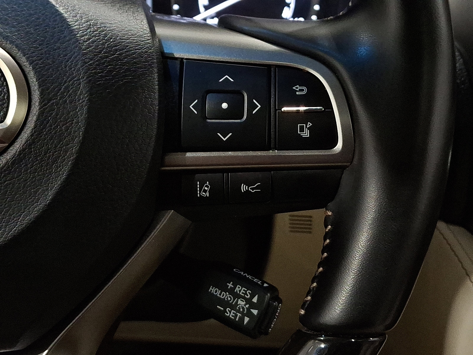 Used 2023 Lexus GX 460 Premium image 25