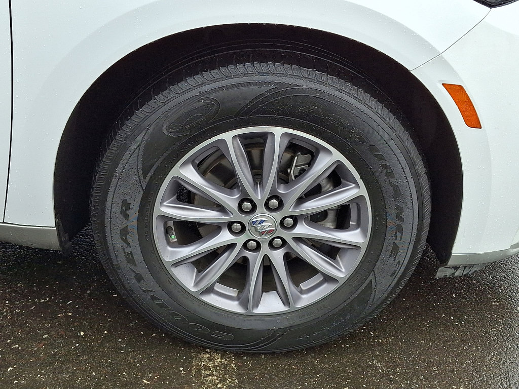 Used 2024 Buick Enclave Premium image 9