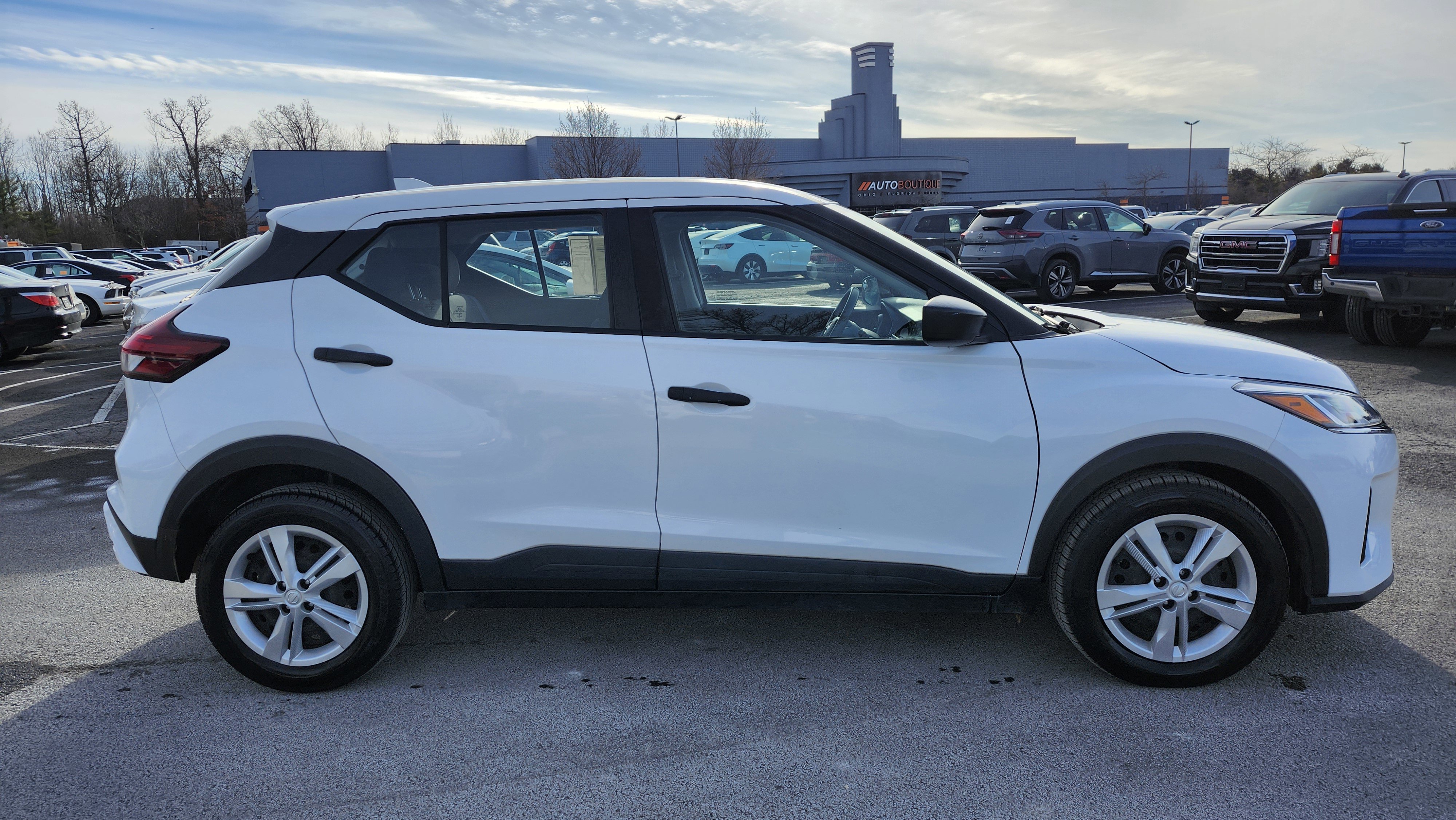 Used 2021 Nissan Kicks S image 17