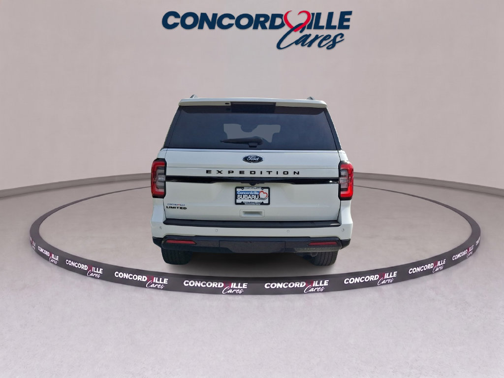 Used 2023 Ford Expedition Limited AWD/4WD image 5
