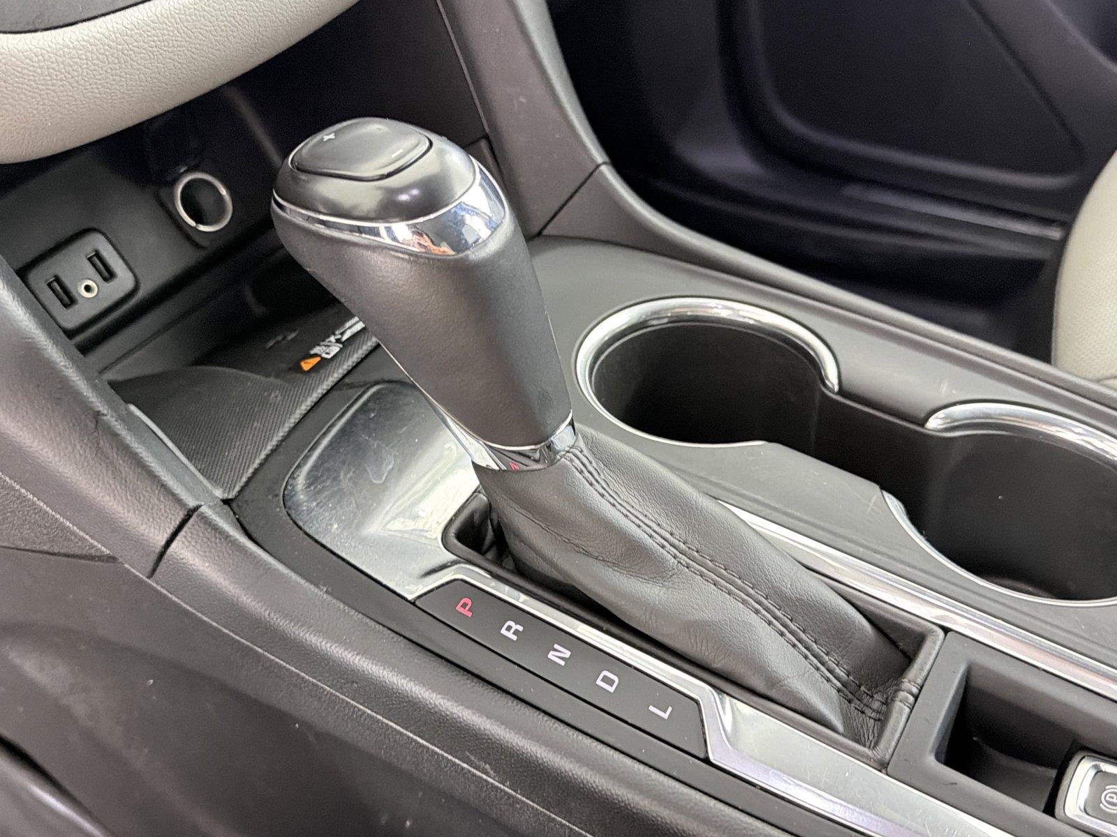 Used 2018 Chevrolet Equinox Premier FWD image 30