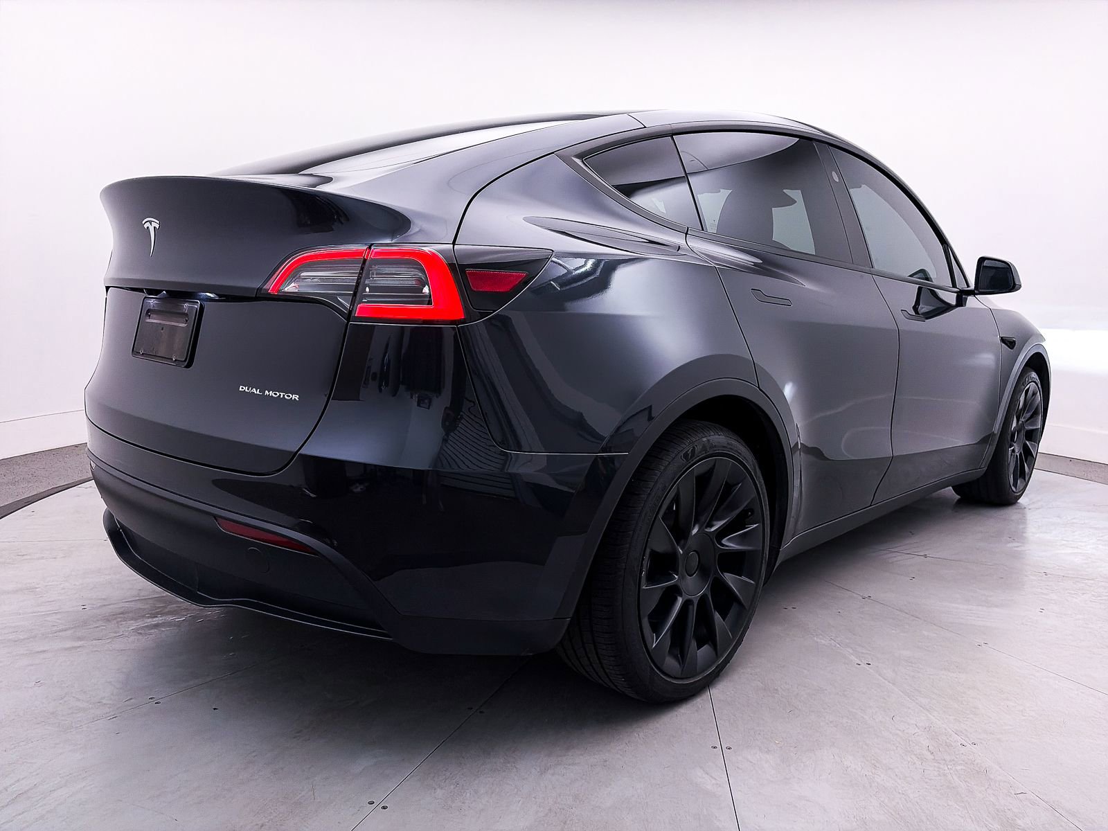 Used 2024 Tesla Model Y Long Range image 14