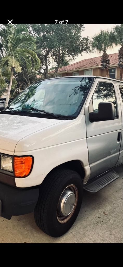Used 2006 Ford E-350 and Econoline 350 XLT RWD image 8