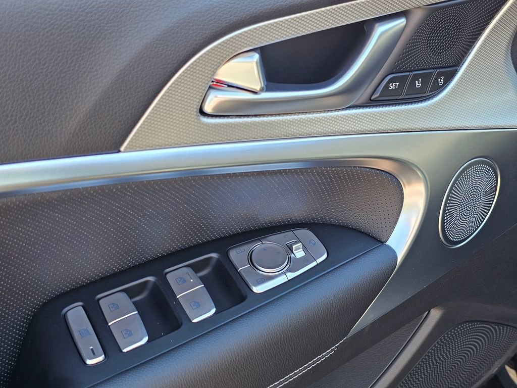 New 2026 Genesis G70 2.5T Prestige image 32