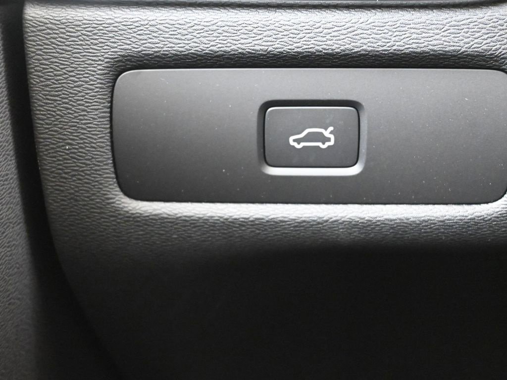 New 2026 Volvo XC60 B5 Plus w/ Climate Package image 24