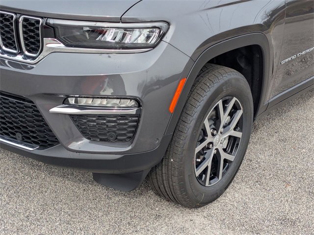 New 2025 Jeep Grand Cherokee Limited w/ Luxury Tech Group II image 9