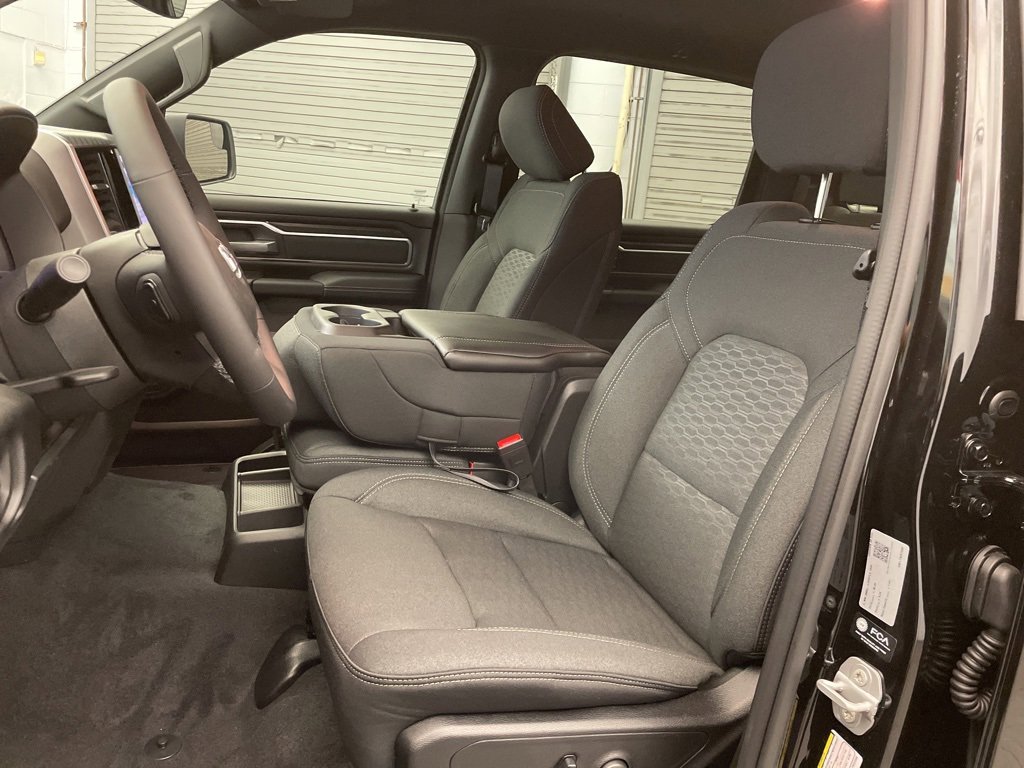 New 2026 RAM 1500 4x4 Crew Cab image 15