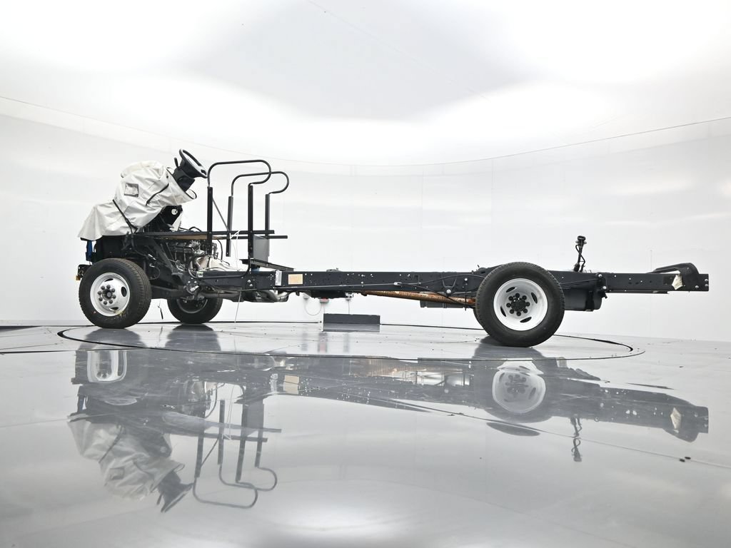 Used 2027 Ford E-350 and Econoline 350 Super Duty w/ Gaseous Engine Prep Package RWD image 24