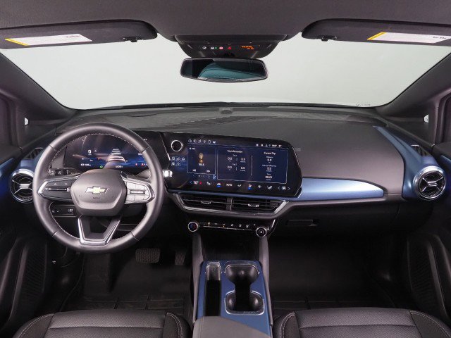 Used 2024 Chevrolet Equinox EV LT image 3