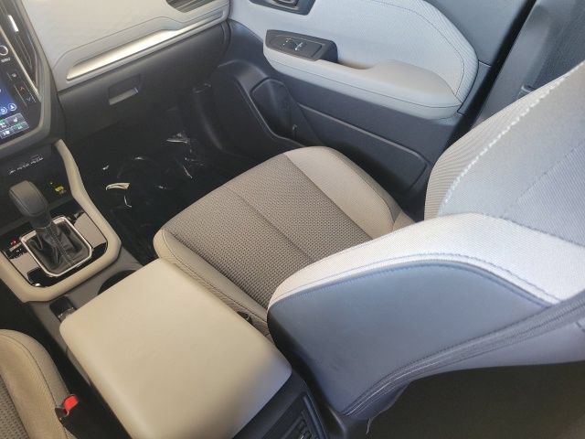 Certified 2025 Subaru Forester Premium AWD/4WD image 16