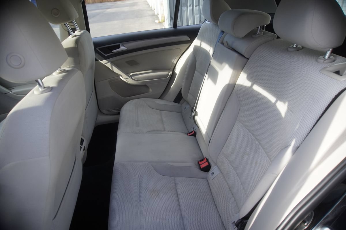 Used 2016 Volkswagen Golf S FWD image 11