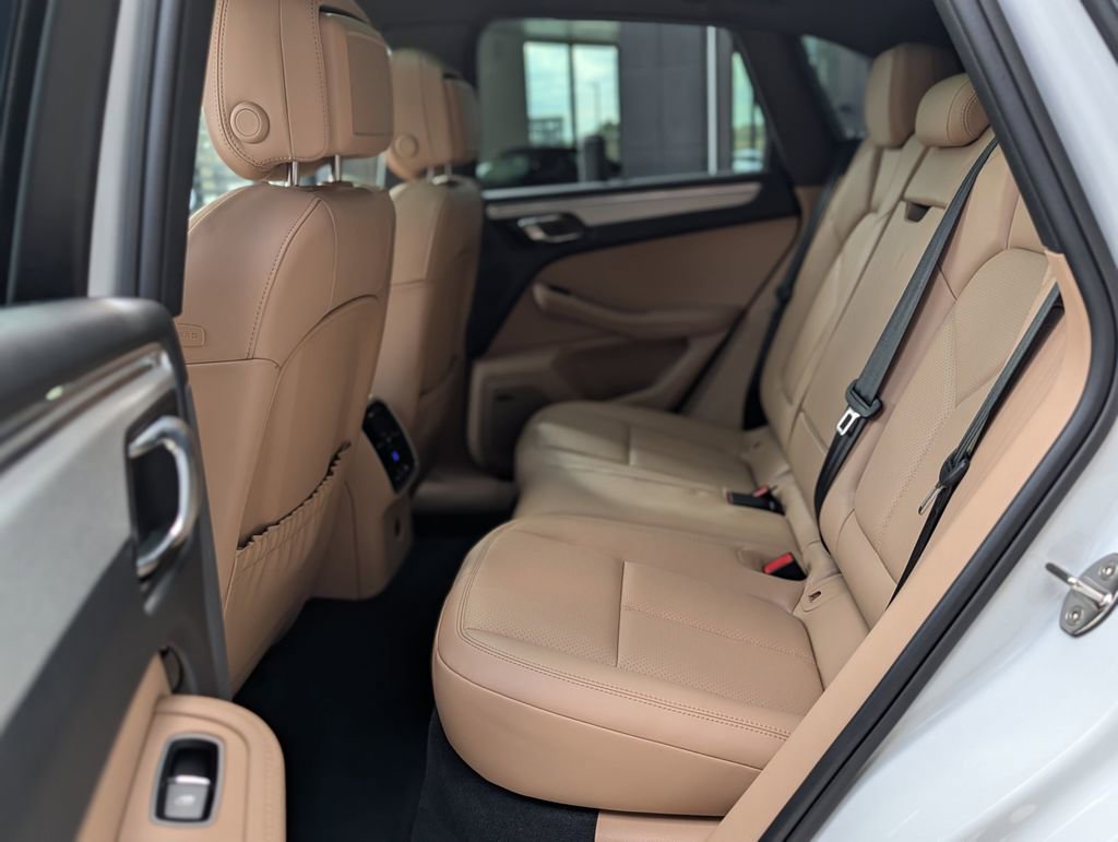 Used 2025 Porsche Macan S image 26