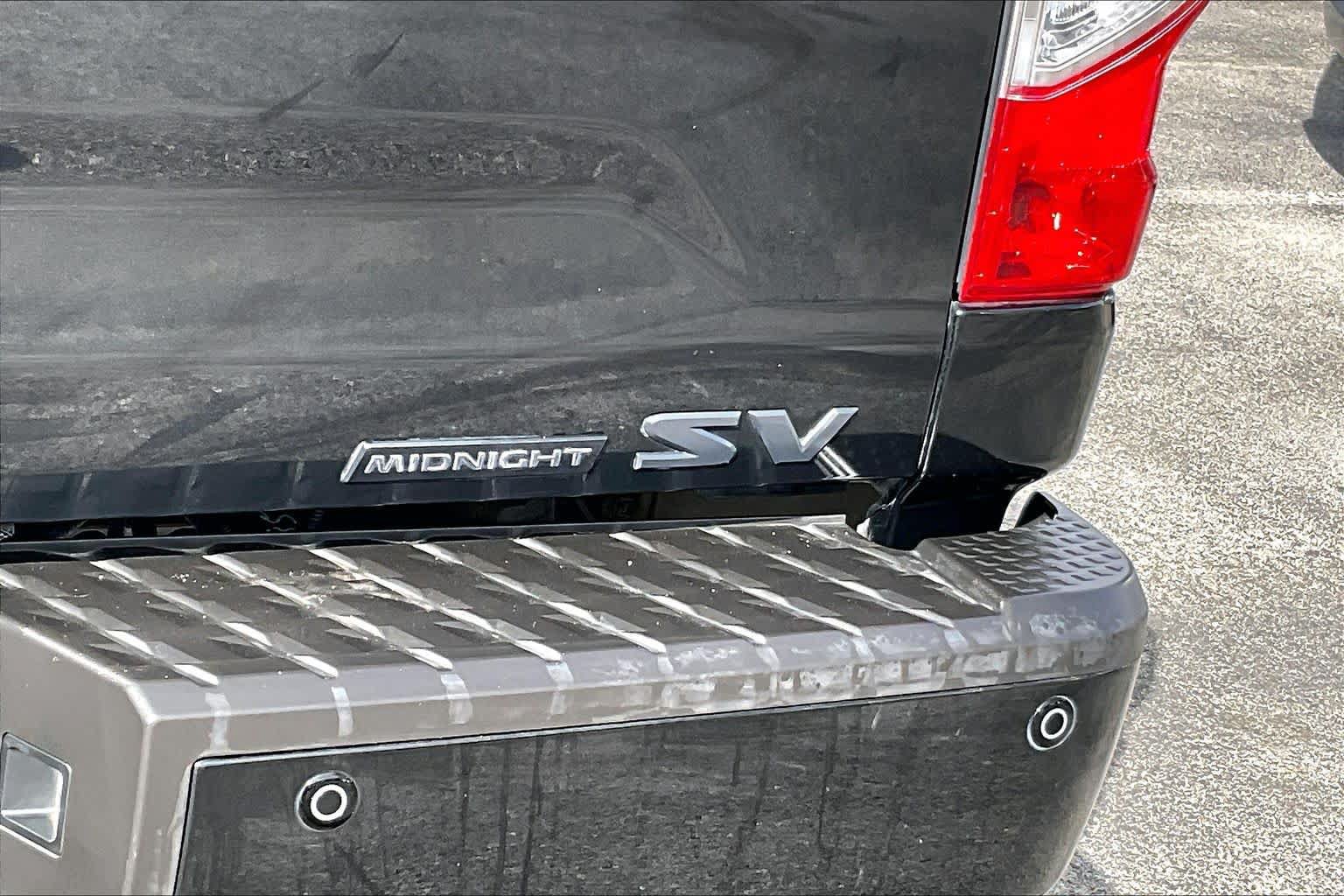 Used 2019 Nissan Titan SV w/ SV Convenience Package RWD image 10