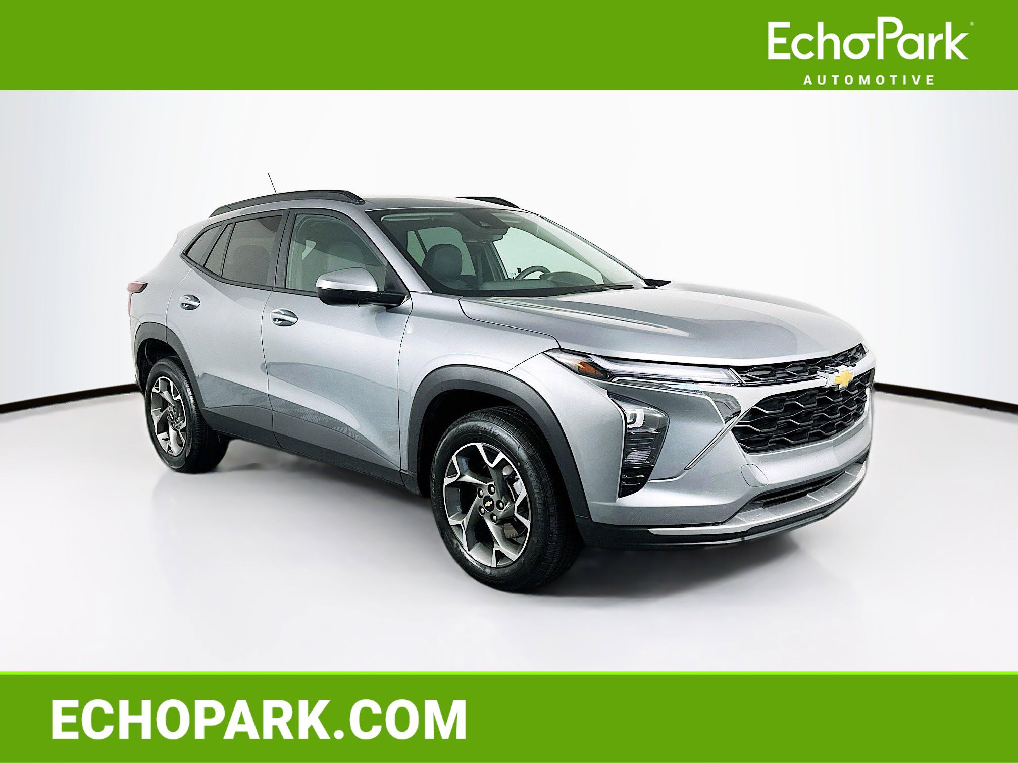 Used 2025 Chevrolet Trax LT image 1