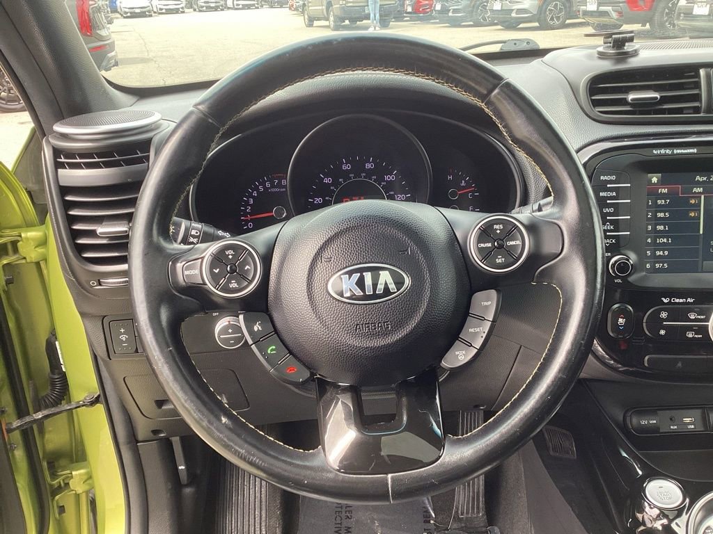 Used 2015 Kia Soul + w/ Primo Package FWD image 17