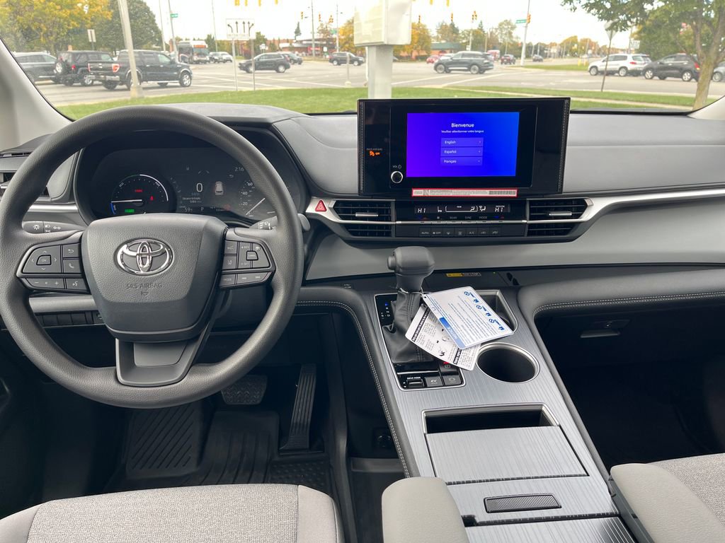 New 2025 Toyota Sienna LE image 13