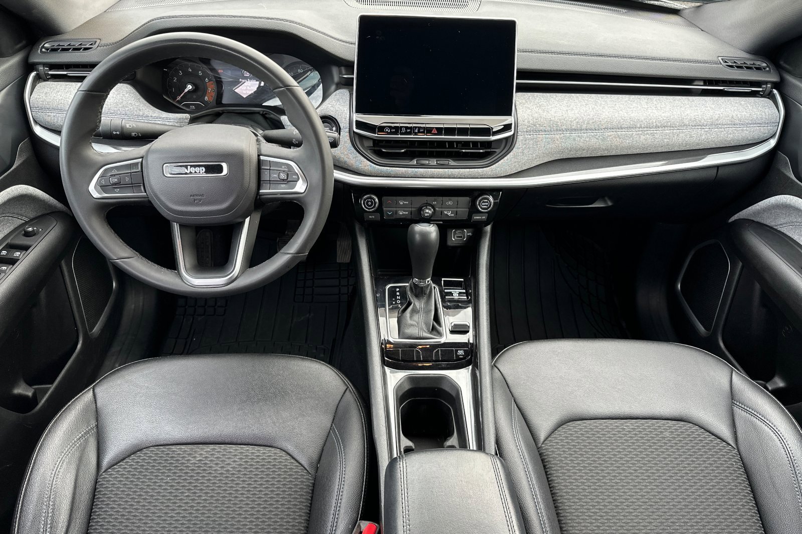 Used 2024 Jeep Compass Latitude image 14