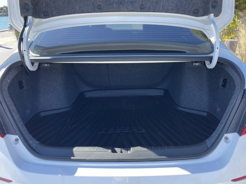 Used 2018 Honda Accord Touring image 31