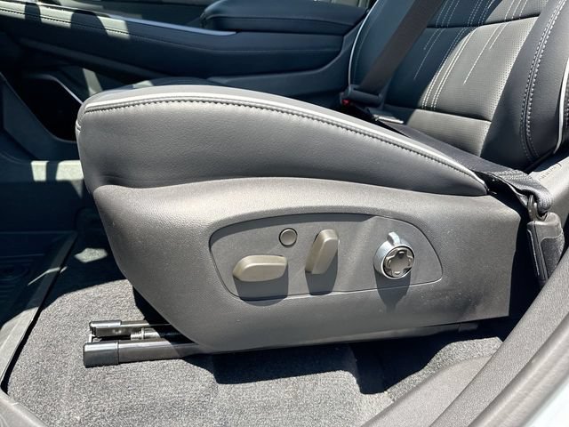 New 2026 Buick Enclave Avenir w/ Super Cruise Package AWD/4WD image 12