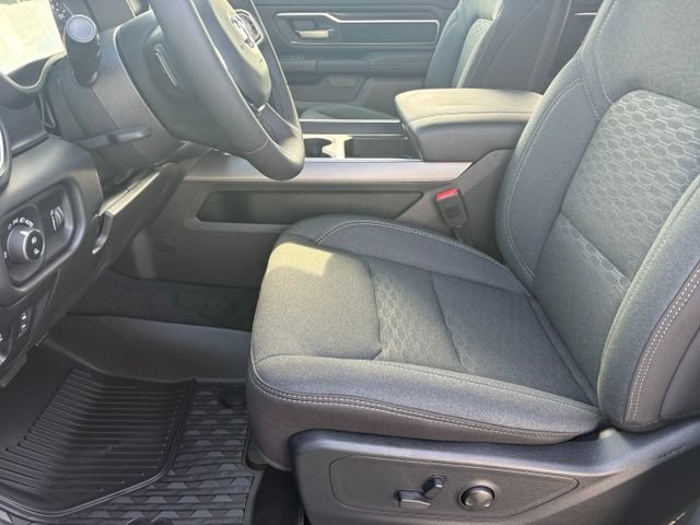 New 2026 RAM 1500 Big Horn AWD/4WD image 11