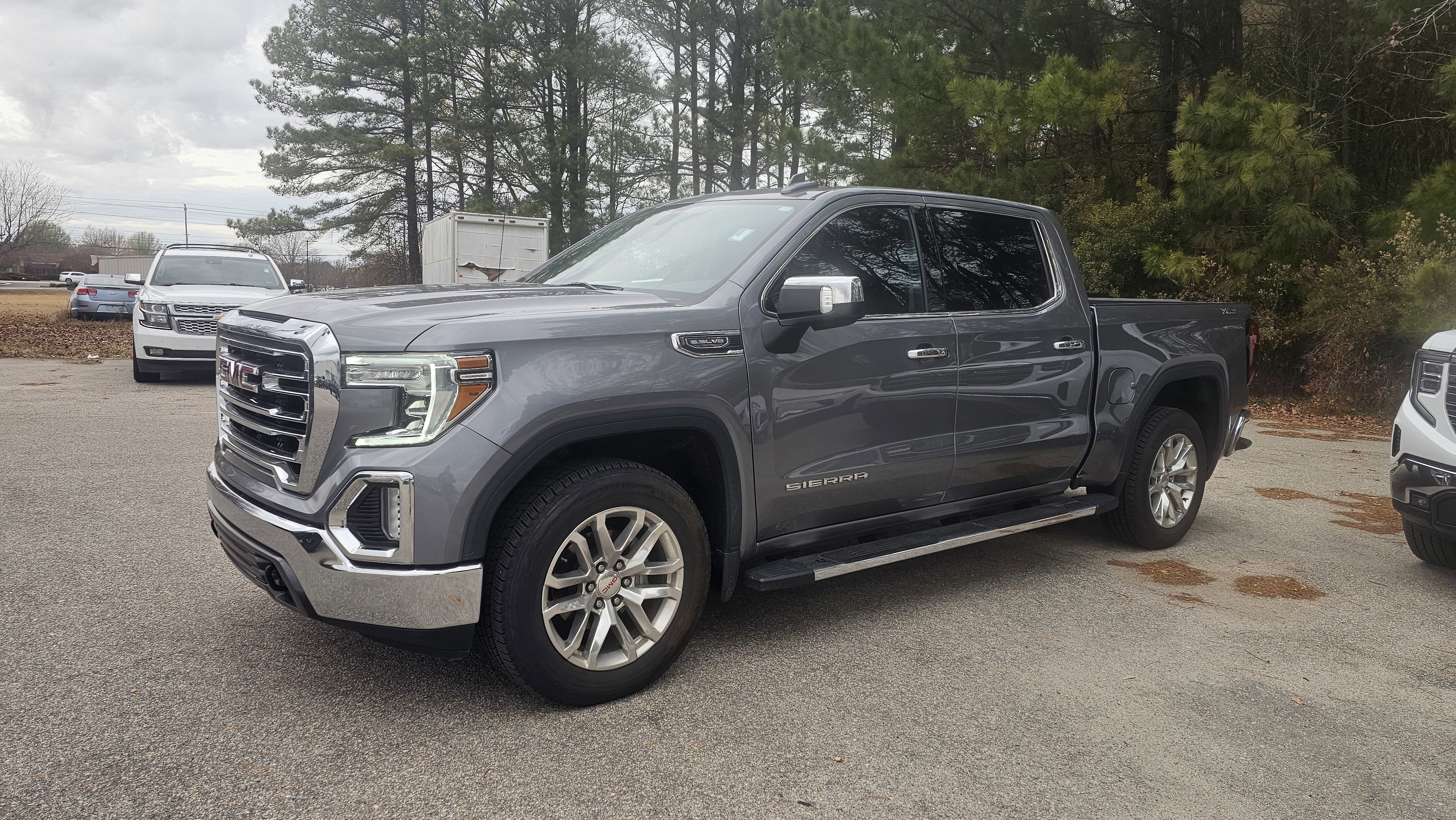 Used 2022 GMC Sierra 1500 SLT w/ SLT Premium Package image 3