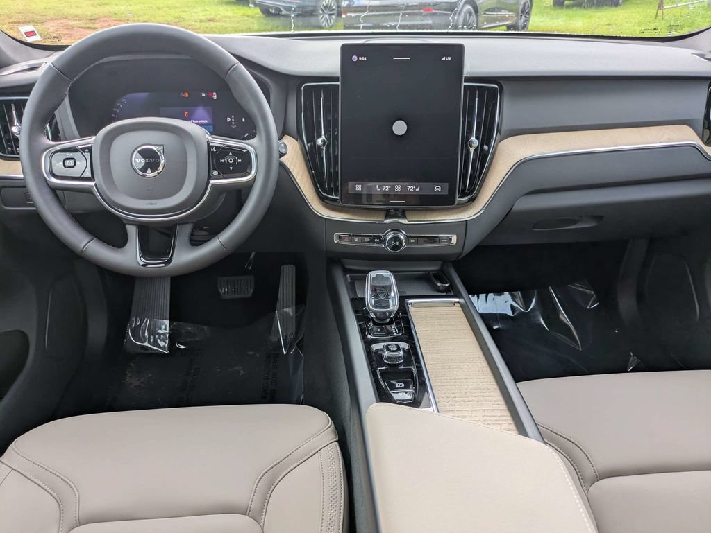New 2026 Volvo XC60 B5 Core AWD/4WD image 16